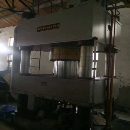 []出售11年常州四柱液压机Y32-800